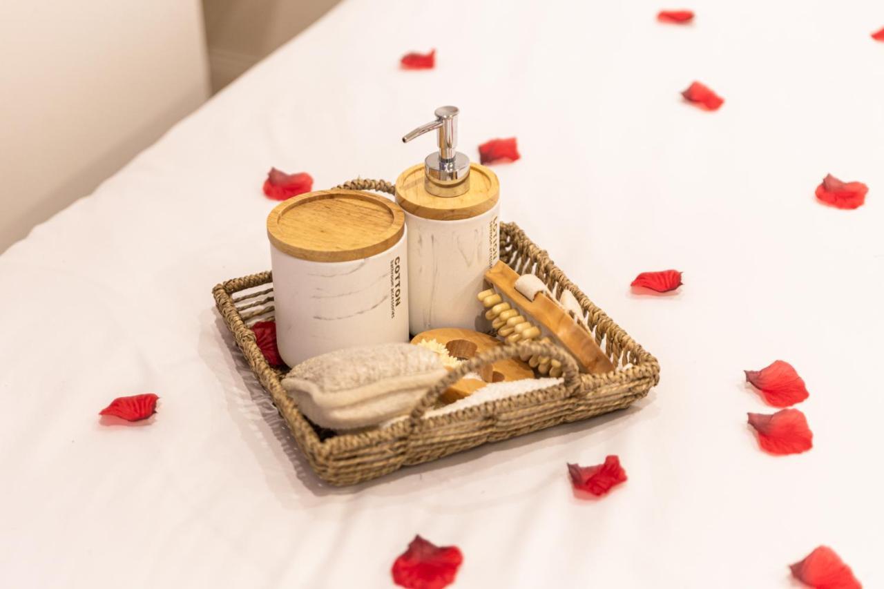 Le Petit Paris - Cocon & Spa & Sauna Chartres Eksteriør billede