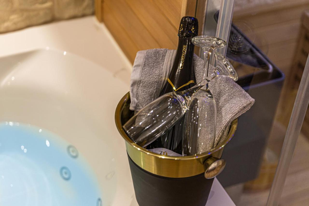 Le Petit Paris - Cocon & Spa & Sauna Chartres Eksteriør billede